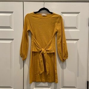 Yellow tie-dress. Size S.